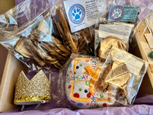 Load image into Gallery viewer, Birthday Crown Gift Box